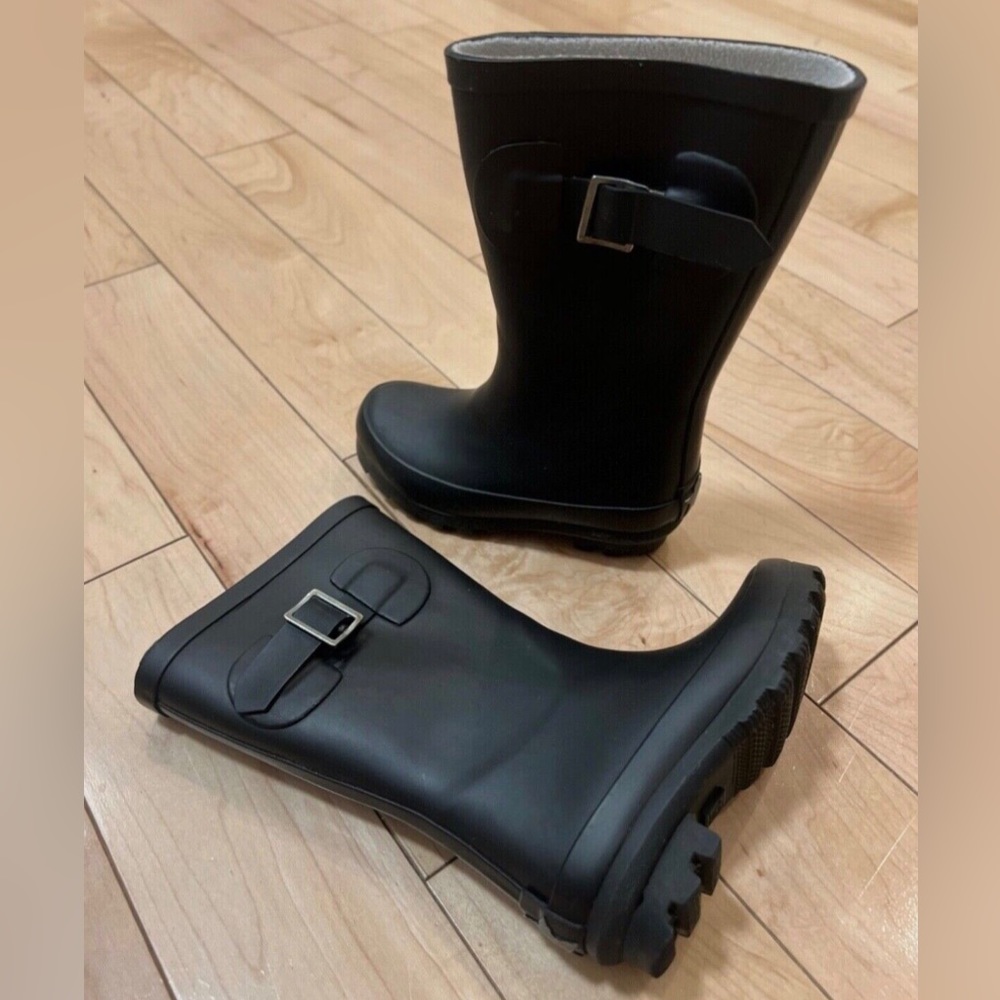 MOLO stylish all season kids rain boots. Size 9 (EU 26) - Picture 2 of 3